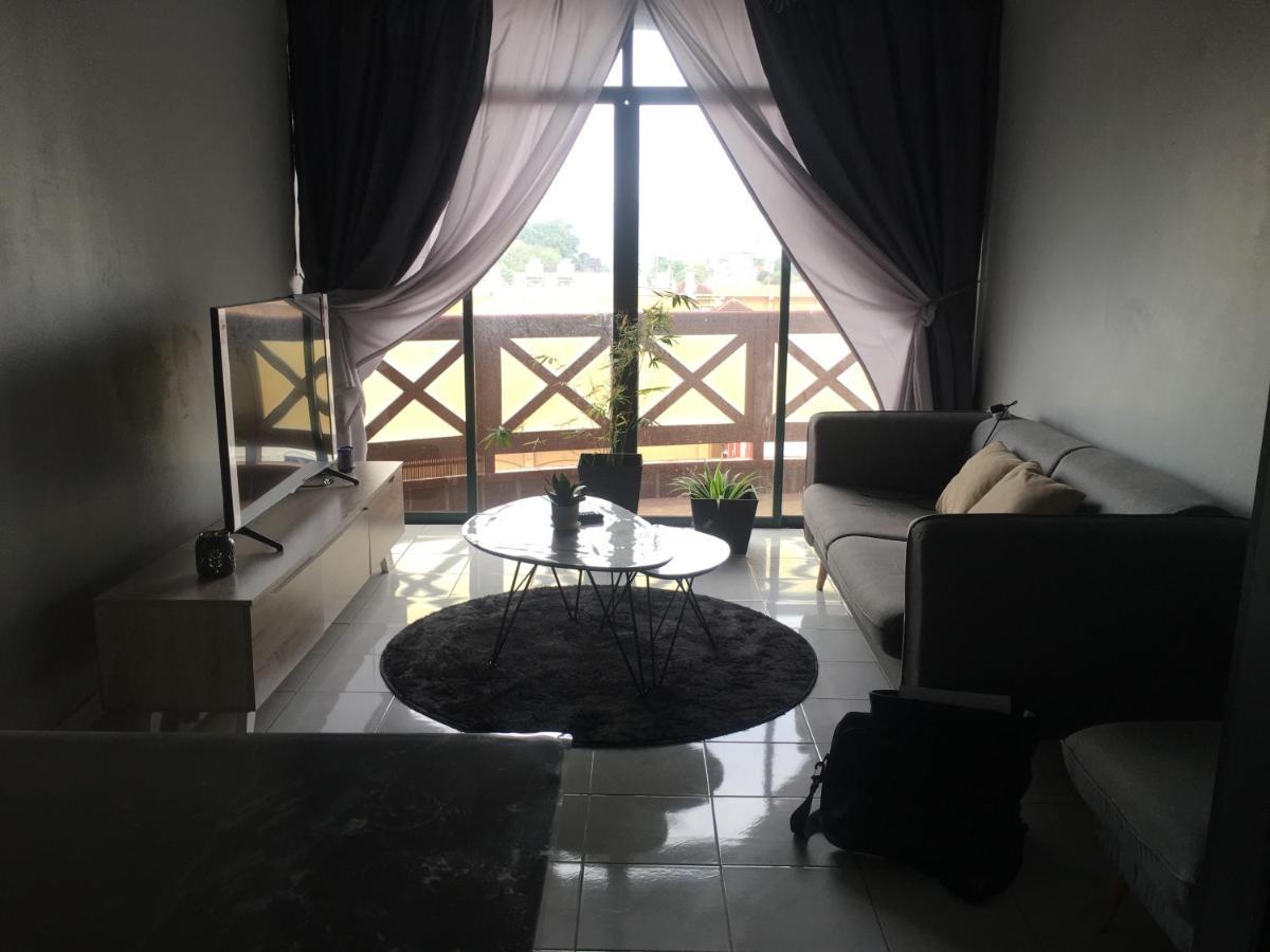 Apartment The Grayish Malacca