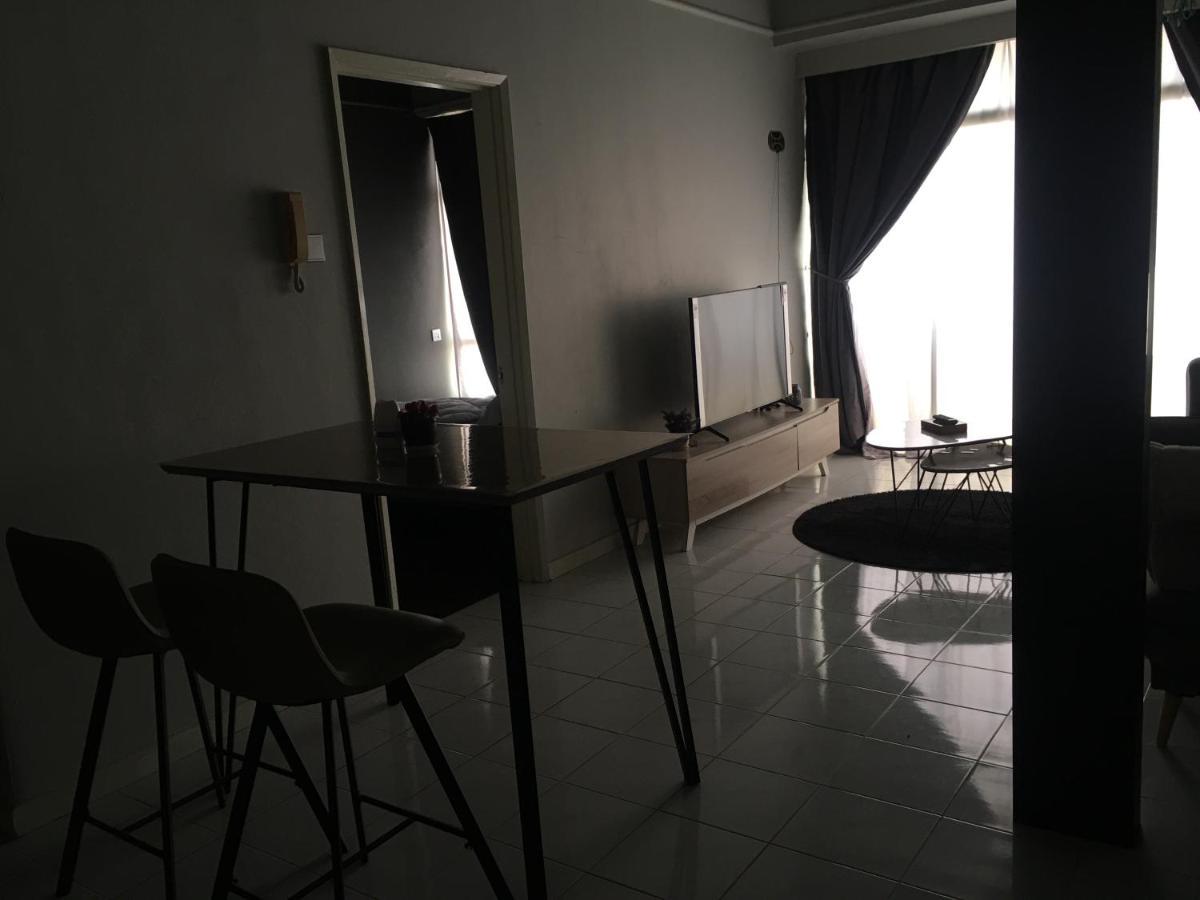 Apartment The Grayish Malacca